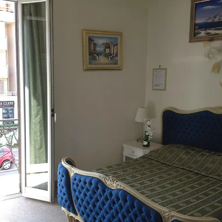 Neptune Hotel 2*